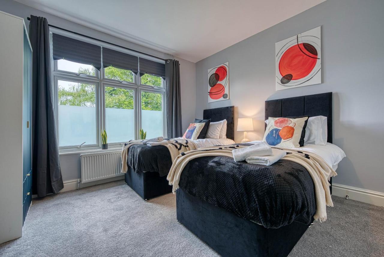 Spacious Nottingham Abode - Sleeps 16 Exterior photo